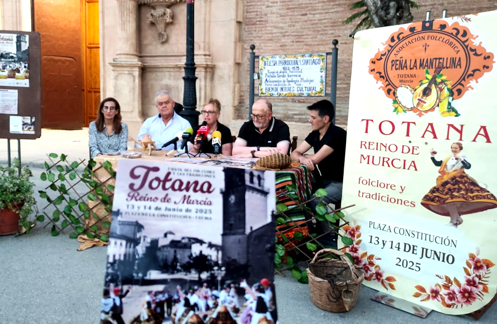 La Plaza de la Constitución acogerá la fiesta del floklore “Totana, Reino de Murcia” los días 13 y 14 de junio